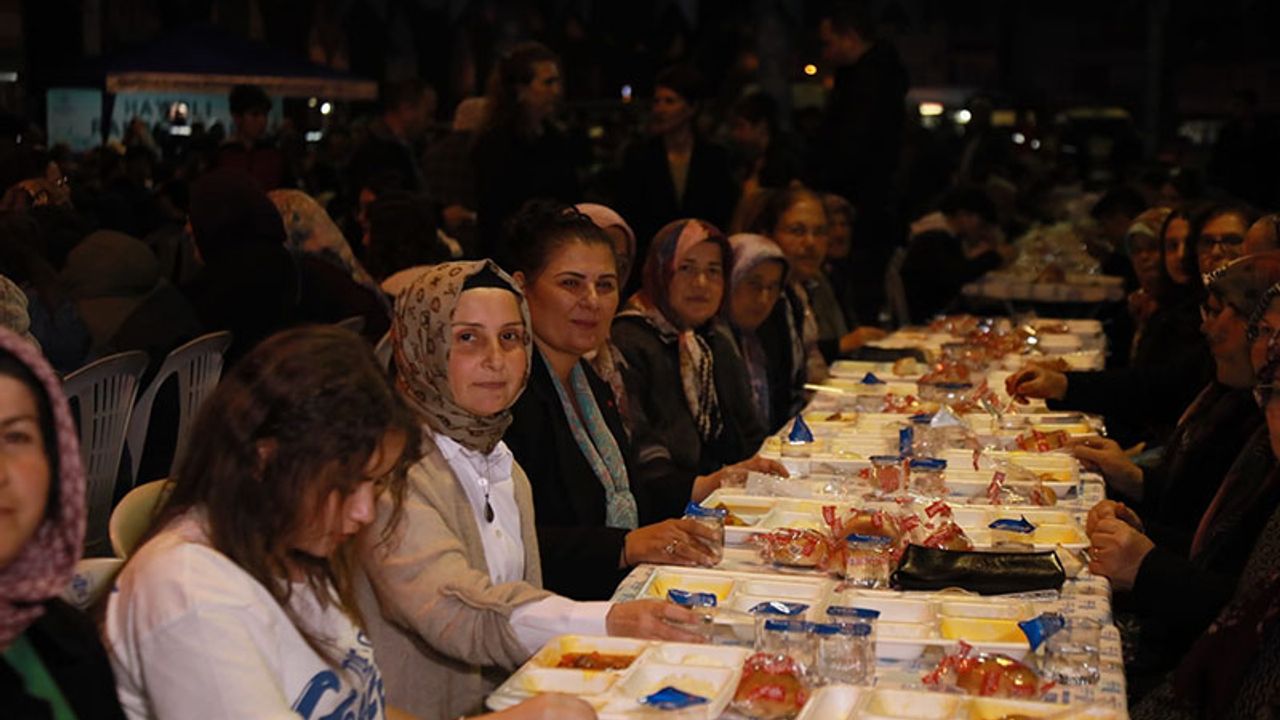 Başkan Çerçioğlu, Çineli vatandaşlarla iftar sofrasında buluştu