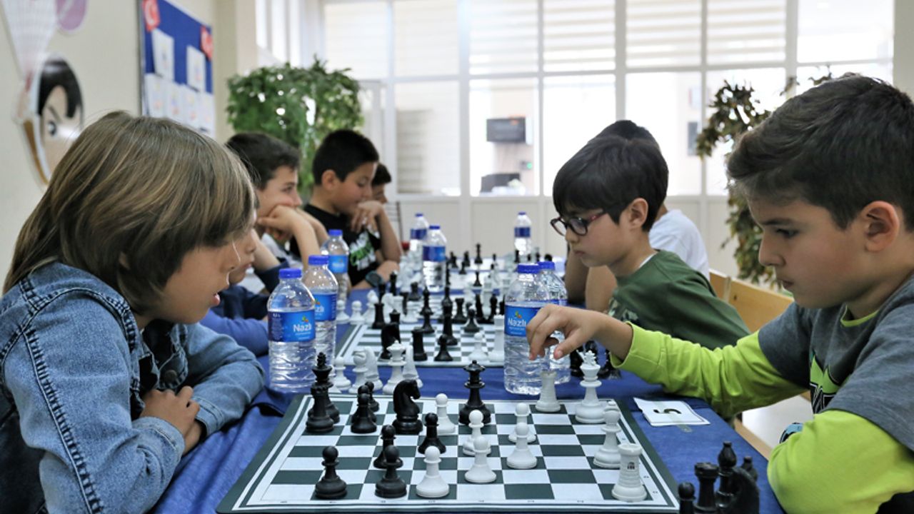 Büyükşehir Belediyesi’nin satranç turnuvasına yoğun ilgi