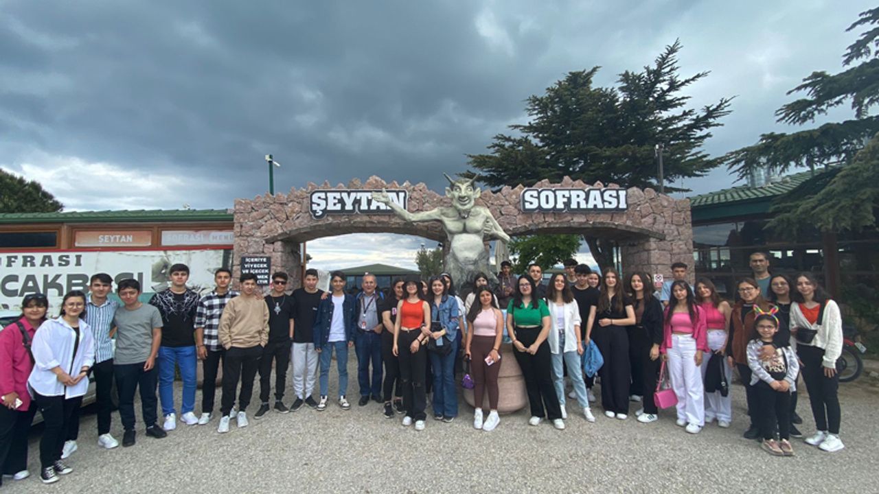 Karpuzlulu öğrenciler, İzmir ve Balıkesir’i gezdi