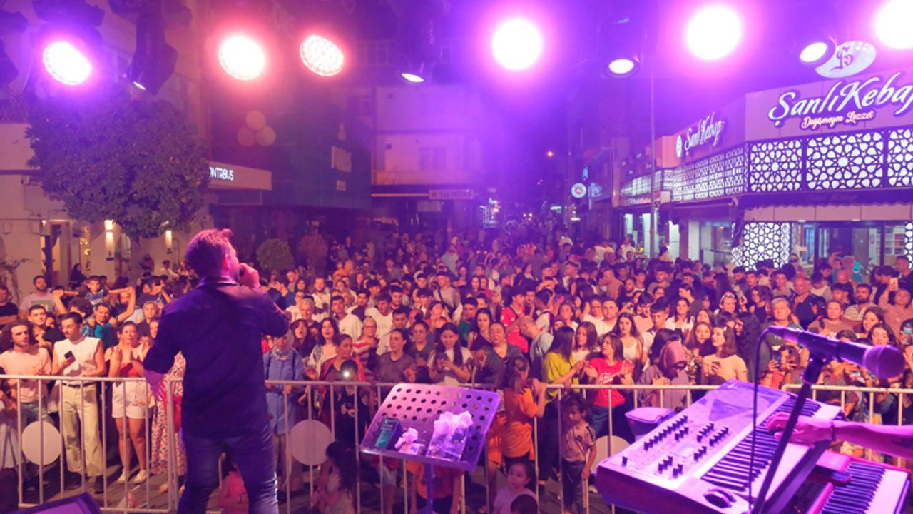 Aydın Büyükşehir Belediyesi Yaz Konserleri’ne devam ediyor