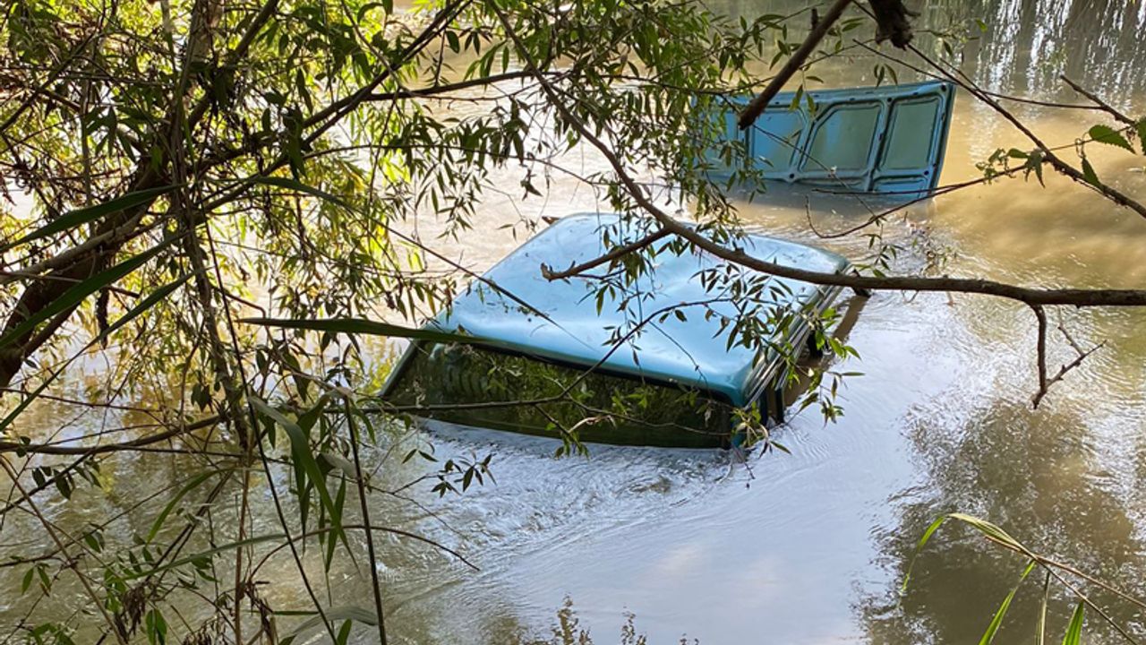 Aydın’da otomobil menderes  nehrine düştü
