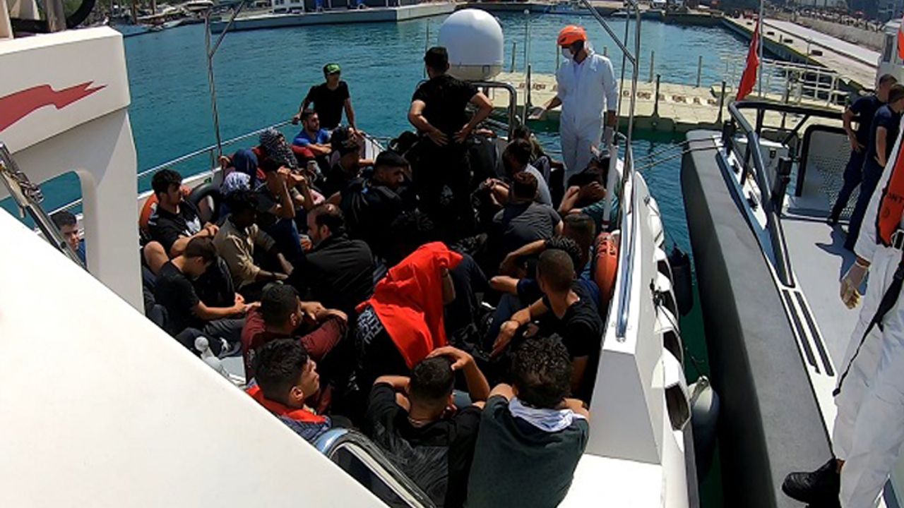 Kuşadası’nda  40 düzensiz göçmen kurtarıldı