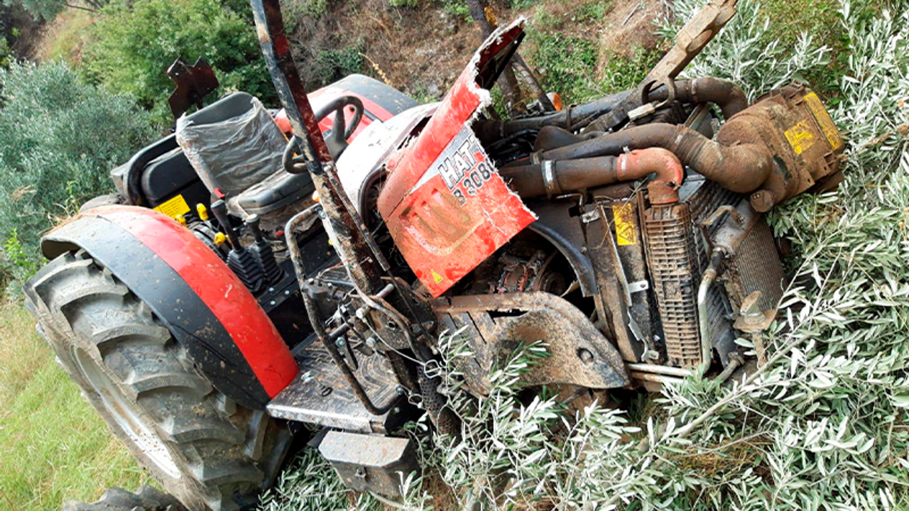 Aydın'da şarampole devrilen traktörün sürücüsü yaralandı