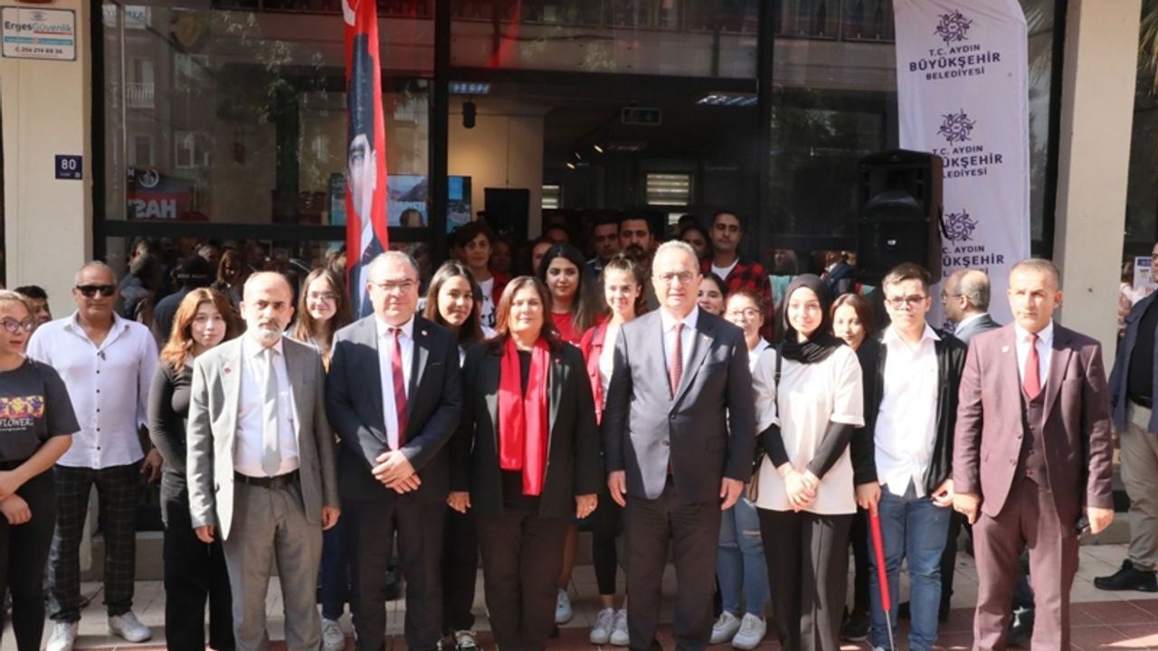 Başkan Çerçioğlu ‘Cumhuriyet’ sergisinin açılışını gerçekleştirdi