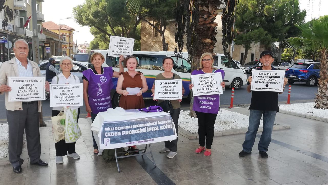 Cumhuriyet Kadınları Derneği ÇEDES'e karşı açıklama yaptı