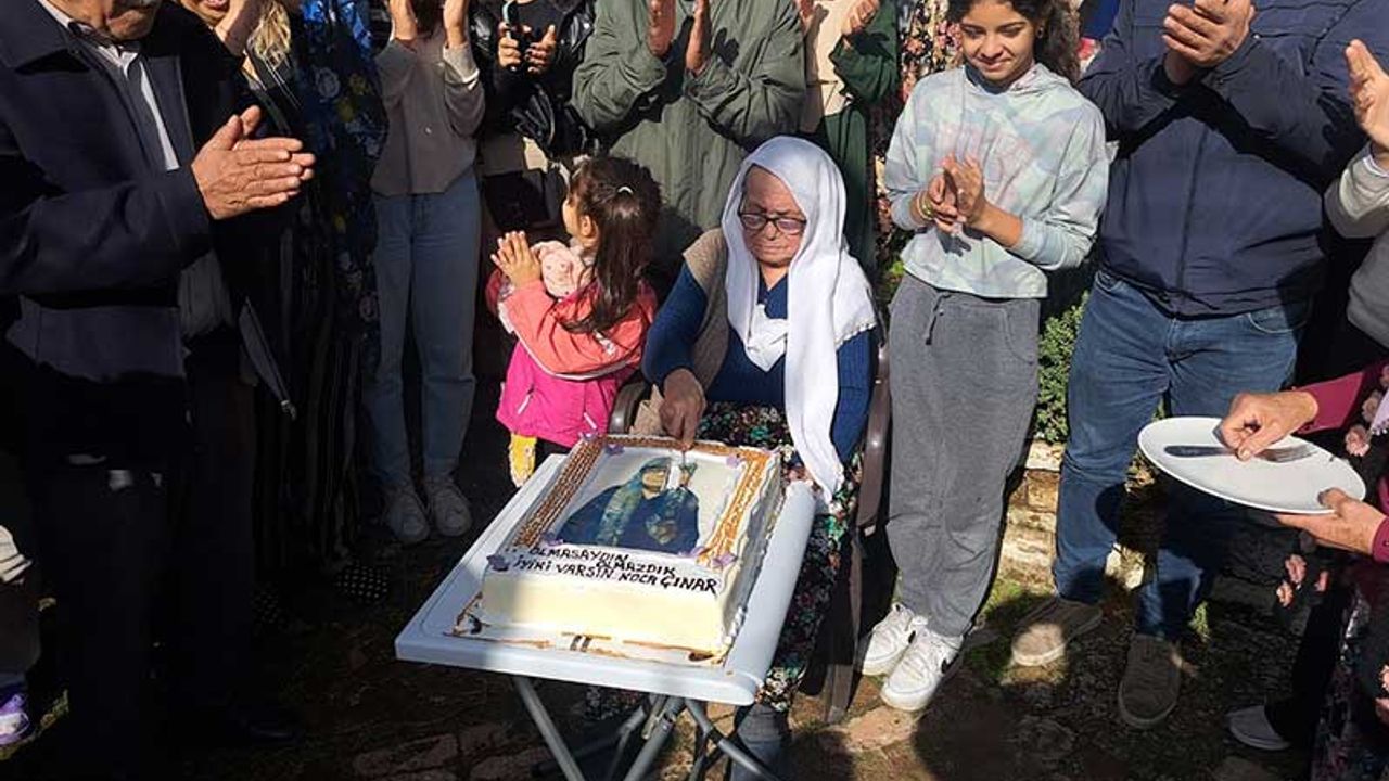 Cumhuriyet'le yaşıt Aydınlı Fatma Çiftçi'ye doğum günü sürprizi