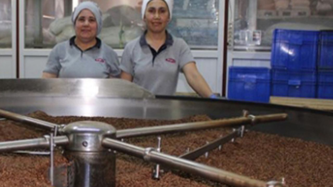 Tuğba Kuruyemiş 8 saatte 30 bin fincan kahve ikram etti