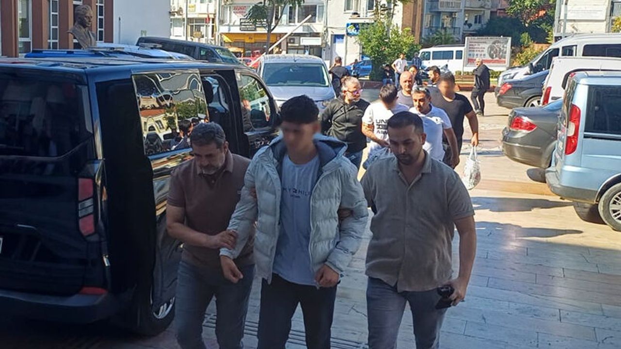 Lise önünde silah skandalı: 3 kişi cezaevinde