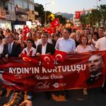 Efeler'de Binlerce Kişi Fener Alayında Buluştu