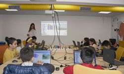 Öğrenciler İstasyon Kuşadası’nda programlama dili ile tanıştı