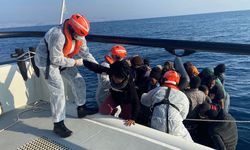 Kuşadası açıklarında 75 düzensiz göçmen kurtarıldı
