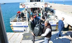 Sisam Adası'ndan Kuşadası’na gelen yardım malzemeleri deprem bölgesine gönderildi