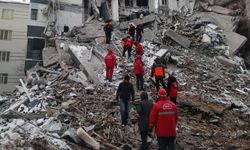 Depremde çöken bir binaya ilk müdahale EFAK’tan