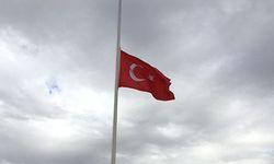 Deprem nedeniyle 7 günlük milli yas ilan edildi