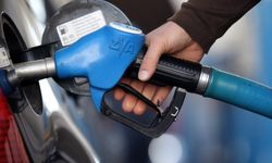 Benzine büyük zam geldi