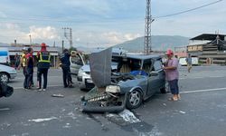 Aydın'da otomobilin hafif ticari araca çarpması sonucu bir kişi yaralandı