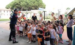 Aydın Büyükşehir Belediyesi İtfaiyesinden miniklere eğitim