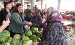 Başkan Çerçioğlu Yenipazar Çarşamba Pazarı’nda vatandaşlarla buluştu