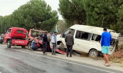 Aydın'da devrilen minibüsteki 3 kişi yaralandı