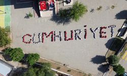 Aydın'da öğrencilerden "Cumhuriyet'in 100. Yılı" koreografisi