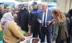 Efeler zabıtası pazar yeri denetiminde