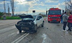 Bozdoğan’da iki otomobilin çarpışması sonucu 4 kişi yaralandı