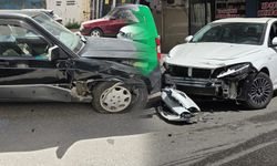 Aydın’da 2 otomobil çarpıştı