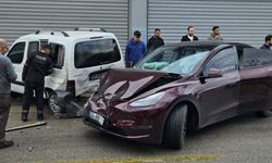 Aydın'da kazaya karışan lüks araçta ağır hasar