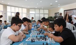 Büyükşehir Belediyesi'nin satranç turnuvasında hamleler yarıştı