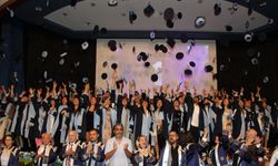 ADÜ İletişim Fakültesi'nde mezuniyet töreni düzenlendi