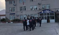Aydın'da uyuşturucu ele geçirilen araçtaki 3 şüpheli tutuklandı