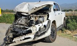 Aydın'da pikapla kamyonun çarpışması sonucu 4 kişi yaralandı