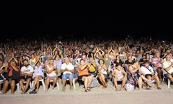 Kuşadası’nda vatandaşlar yaz konserleriyle doyasıya eğlendiler