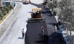 Kuşadası'nda sıcak asfalt seferberliği