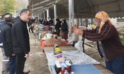 Başkanı Arıcı, Köylü ve Üretici Pazarında vatandaşlarla buluştu