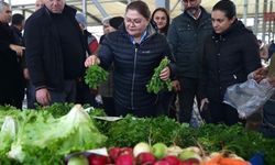 Başkan Gençay Cumartesi pazarını ziyaret etti