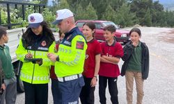 Jandarma ekipleri down sendromlu Efekan ile devriye attı