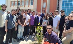 ADÜ'de hayatını kaybeden öğrenciler anısına fidan dikildi