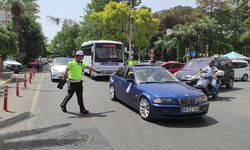 Trafik ekipleri emniyet kemerinin önemine dikkat çekti