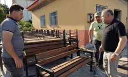 Bozdoğan Belediyesi bankları ve durakları kendi imkanlarıyla üretiyor