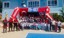 Nazilli'de  jandarma, çocukların karne sevincine ortak oldu