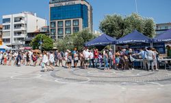 Kuşadası Belediyesi aşure bereketini 6 bin kişiyle paylaştı