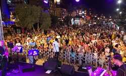 Başkan Çerçioğlu'ndan Kuşadası'nda müzik dolu gece