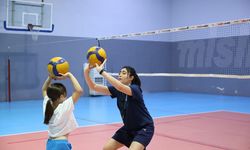 Başkan Çerçioğlu, minik sporcuları voleybolla buluşturuyor