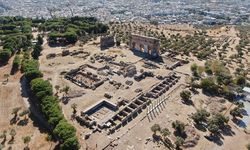 Tralleis’te tarihi mermer parçaları bulundu