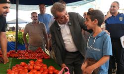 Başkan Yetişkin Cuma Pazarı’nda vatandaşlarla buluştu
