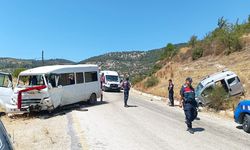 Aydın’da minibüsle ticari araçla çarpıştı: 3'ü ağır 8 yaralı