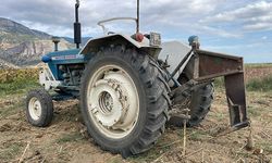 Aydın'da 52 yıllık traktör zamana meydan okuyor