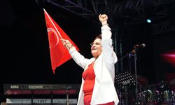 Didimliler meydanı doldurarak bayramı kutladı