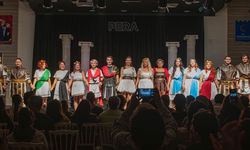 Kuşadası Belediye Tiyatrosu’nda perde ‘Kadınların Savaşı’ ile açıldı